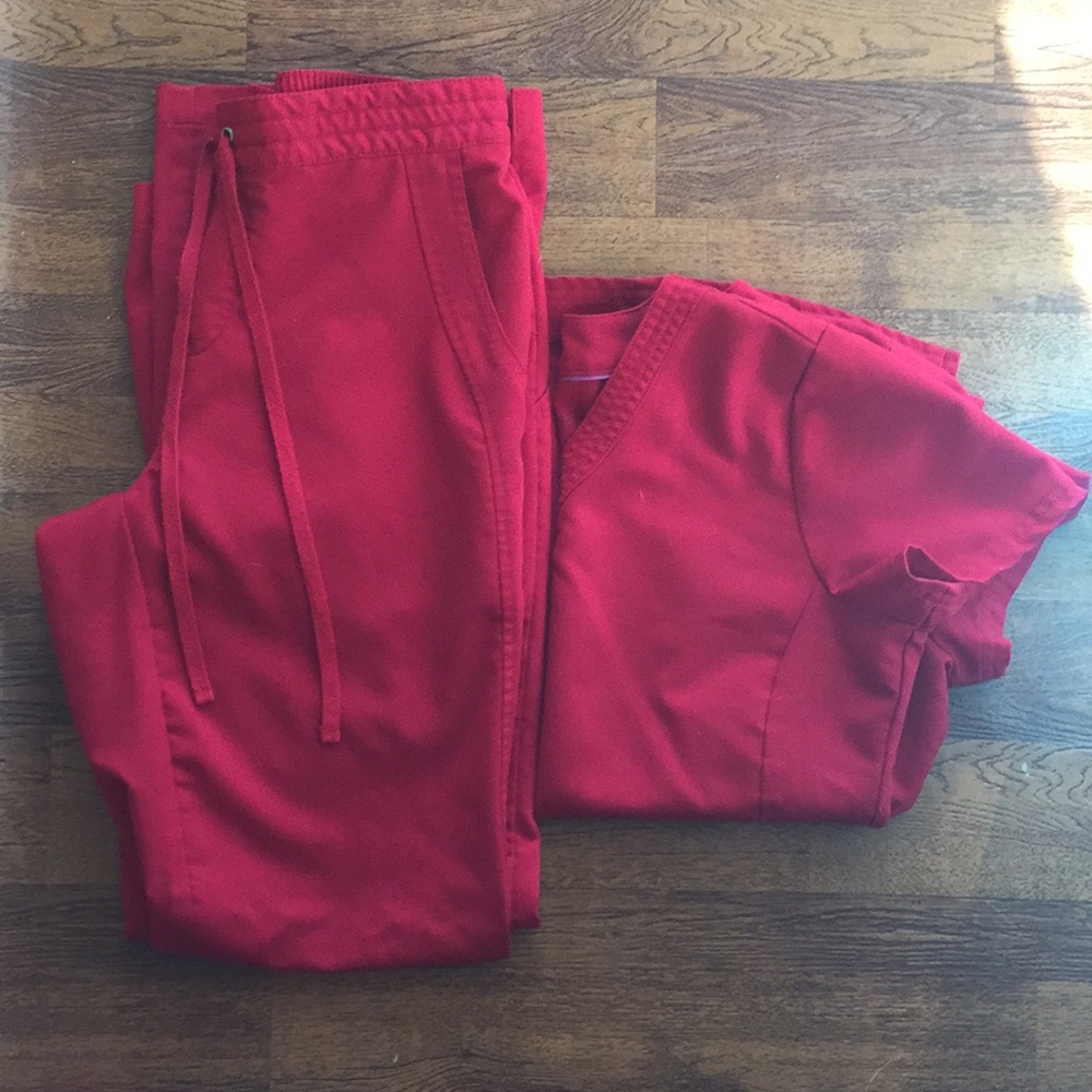 Women’s healing hand purple label red scrub set